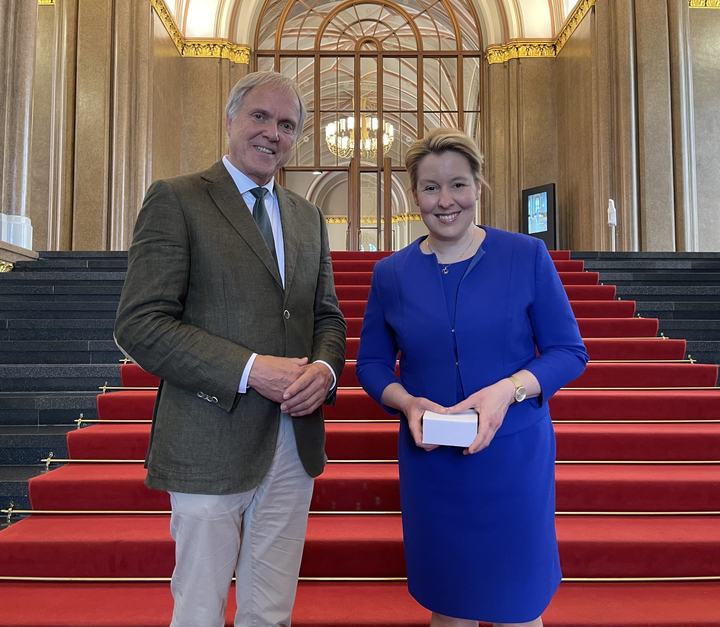 Die Regierende Bürgermeisterin Franziska Giffey & Manfred Uhlitz